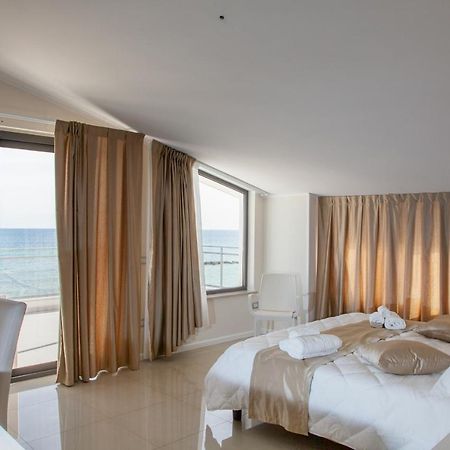 Hotel Dolce Stella ตอร์เร เมลิสซา ภายนอก รูปภาพ