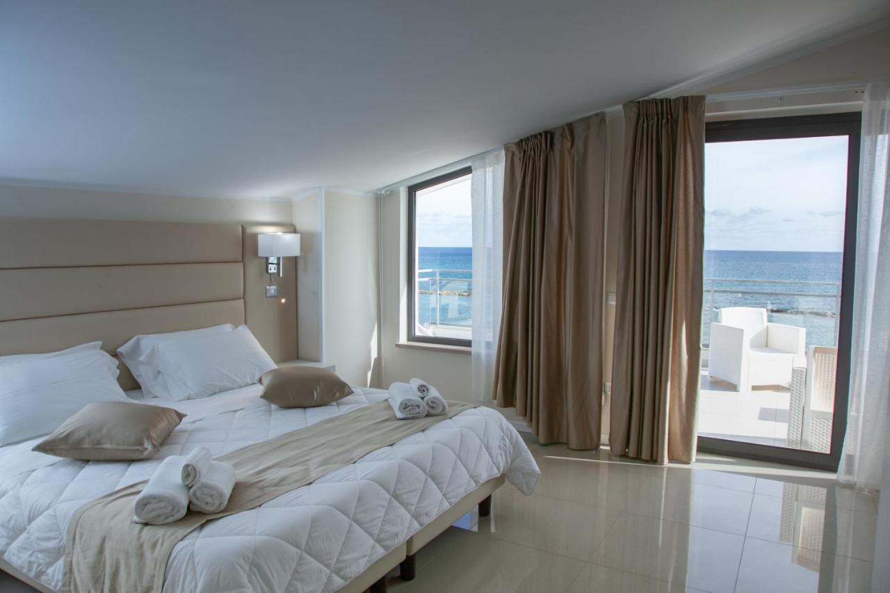 Hotel Dolce Stella ตอร์เร เมลิสซา ภายนอก รูปภาพ