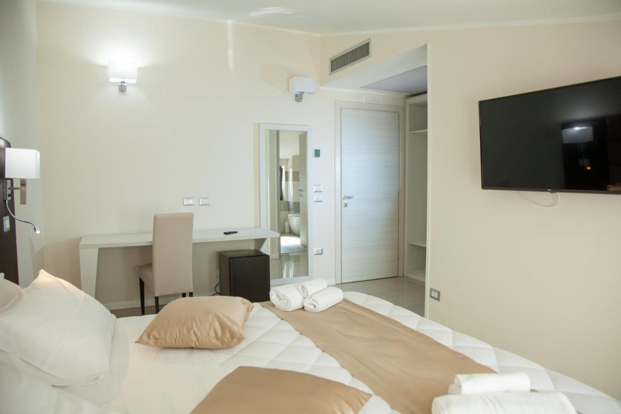 Hotel Dolce Stella ตอร์เร เมลิสซา ภายนอก รูปภาพ