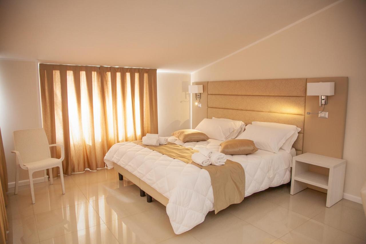 Hotel Dolce Stella ตอร์เร เมลิสซา ภายนอก รูปภาพ