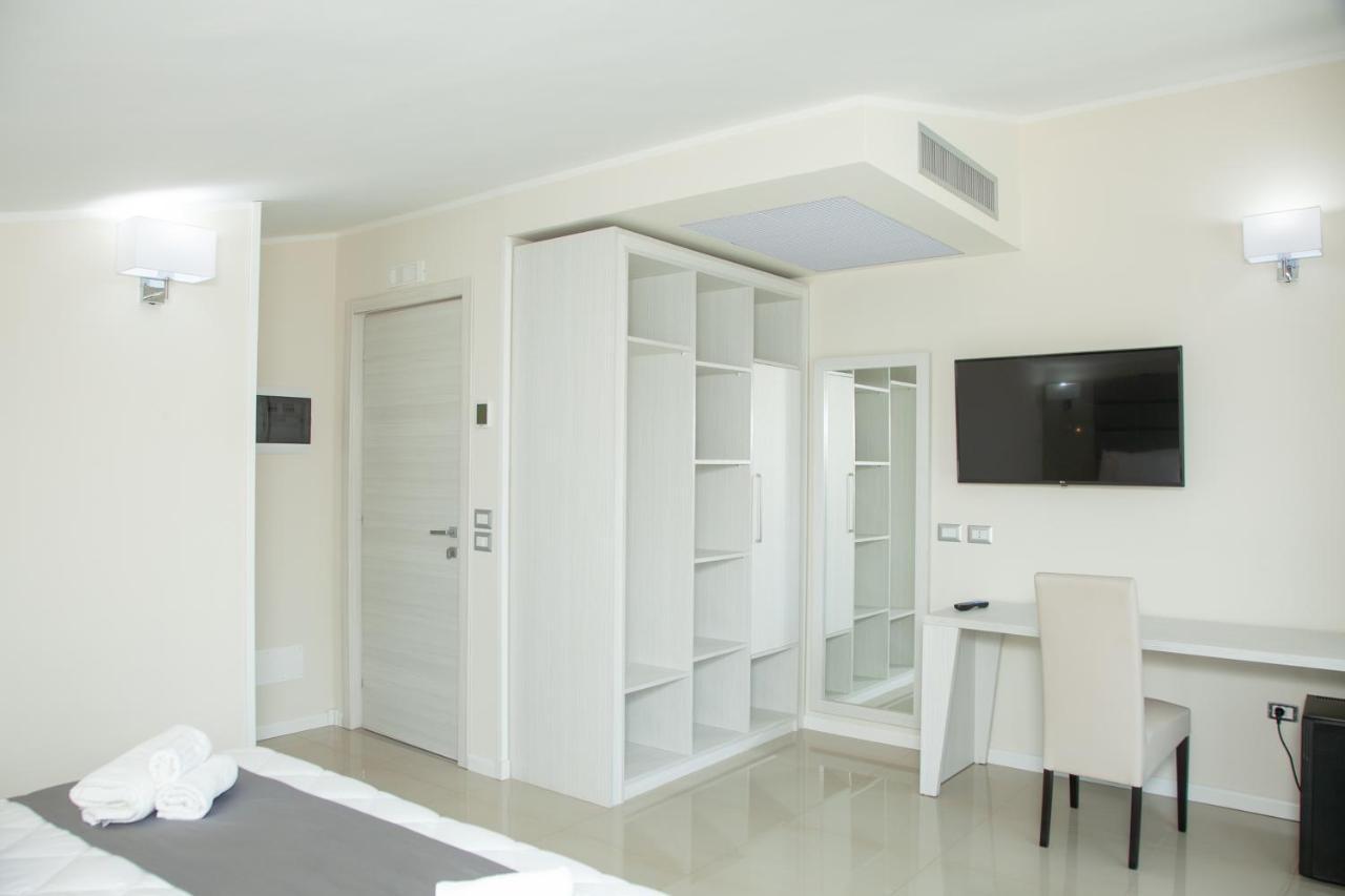 Hotel Dolce Stella ตอร์เร เมลิสซา ภายนอก รูปภาพ